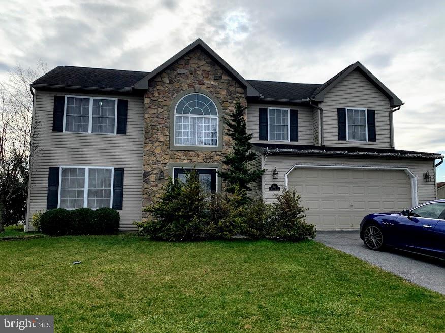 305 Luisa Ct, Shoemakersville, PA 19555 - photo 1