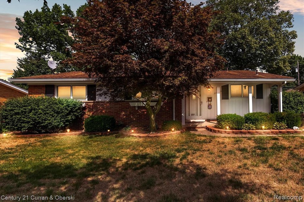 20002 Maplewood St -WindowStill-.jpg