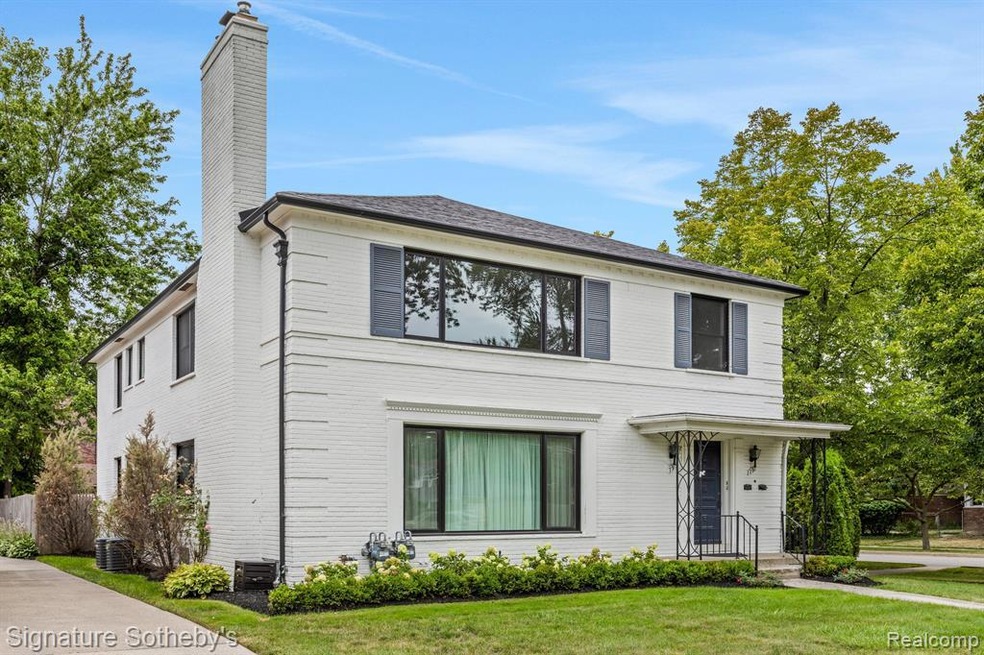 797 Harcourt Rd, Grosse Pointe Park, MI 48230 - photo 1