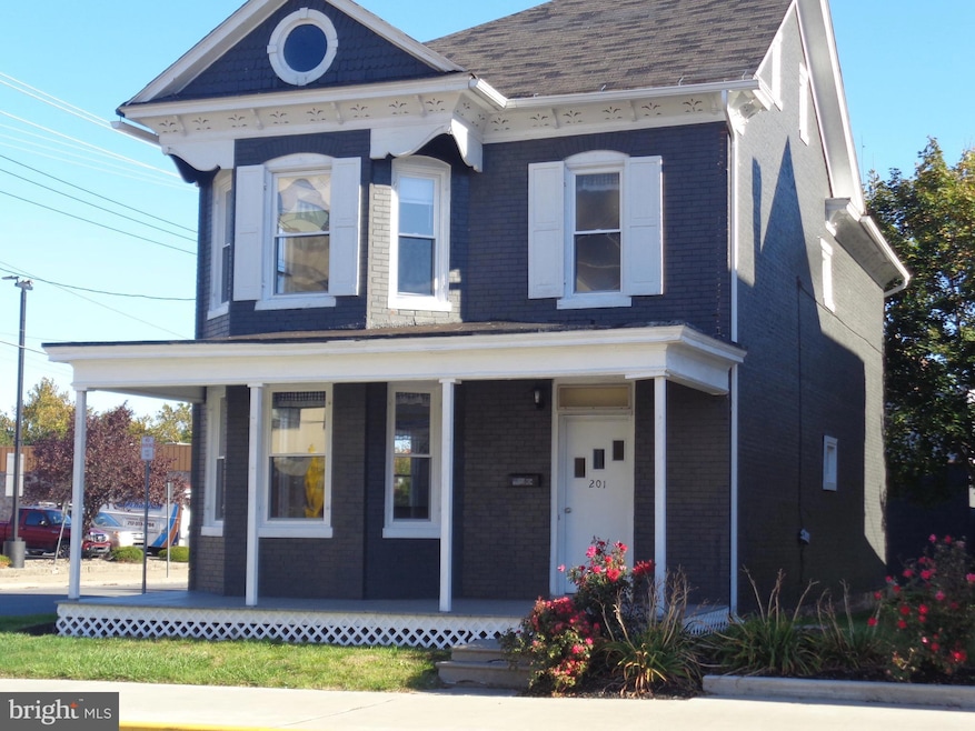 201 S Main St, Lewistown, PA 17044 - photo 1