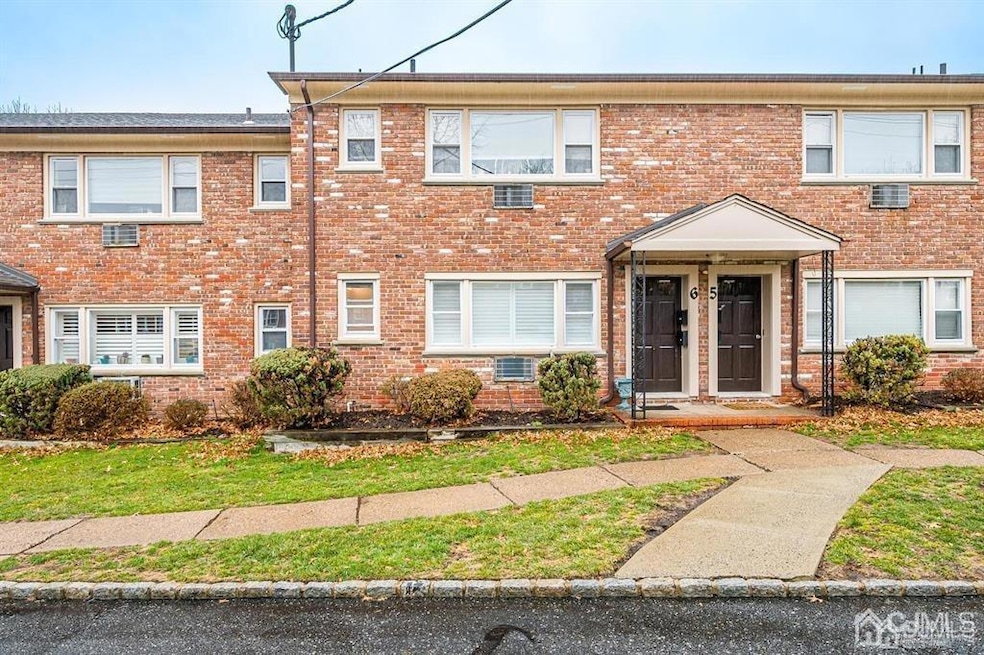 365 Bloomfield Ave unit 6A, Verona, NJ 07044 - photo 1