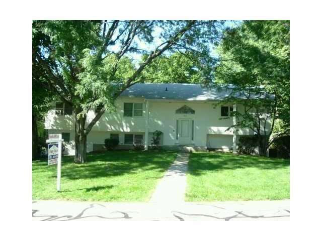 24 S Parker Dr, Monsey, NY 10952 - photo 1