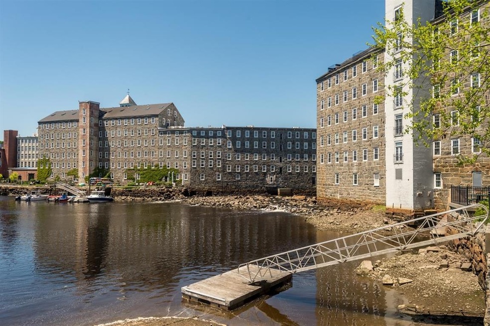 6 Bay Rd unit 18, Newmarket, NH 03857 - photo 1