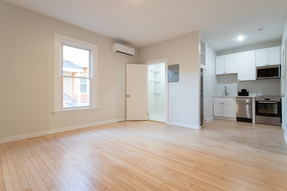 18 Fitzhenry Square unit 8, Revere, MA 02151 - photo 1