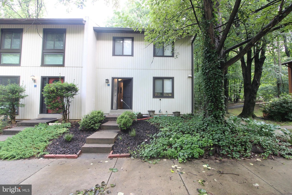 2450 Cloudcroft Square, Reston, VA 20191 - photo 1