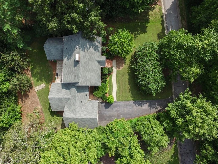 Sprawling home in the heart of Emerywood Forest