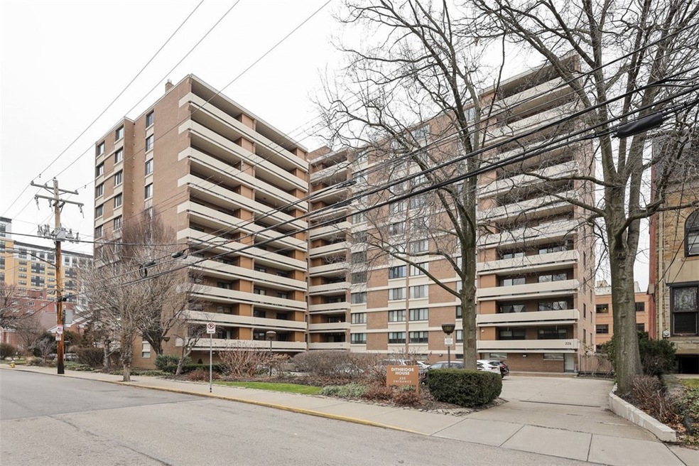 Dithridge House at 220 N Dithridge!