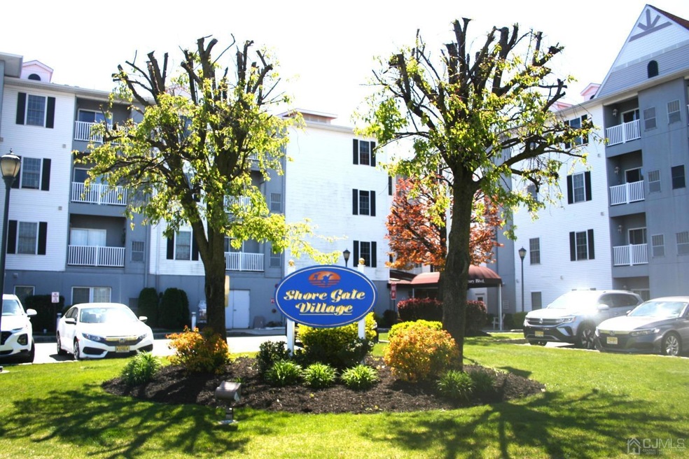 Shore Gate Village Grand Condominium unit 109, South Amboy, NJ 08879 - photo 1