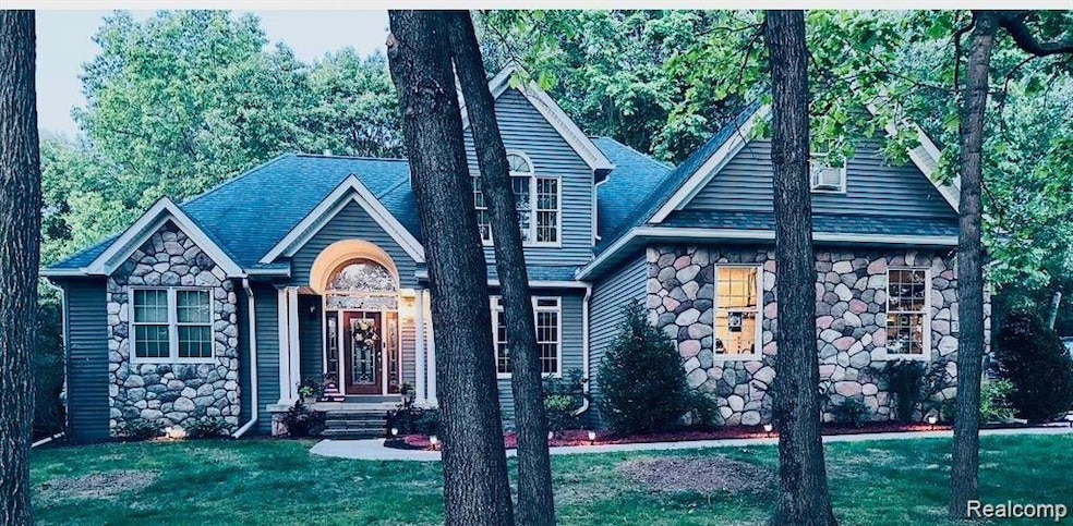 WELCOME HOME! YOU'RE GOING TO LOVE THIS HOME!