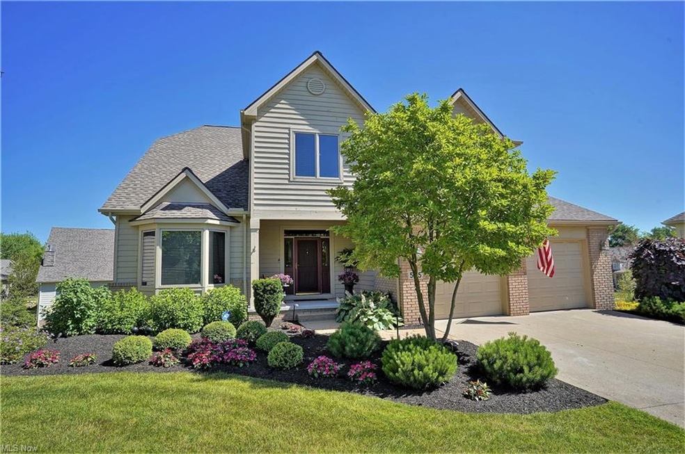 585 Burgess Cir unit 26, Aurora, OH 44202 - photo 1