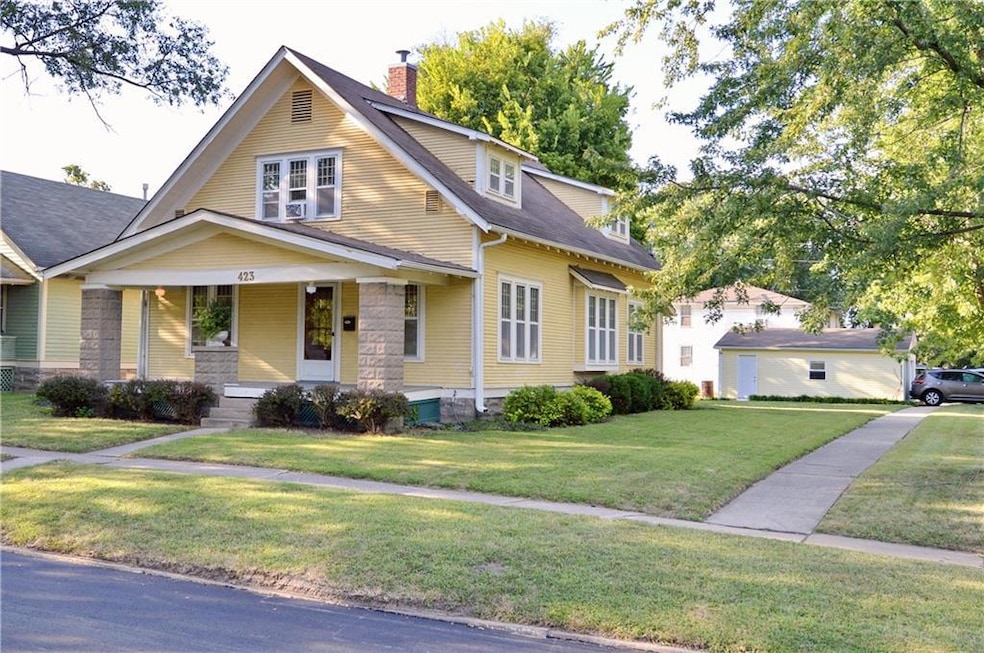 423 E 4th St, Cameron, MO 64429 - photo 1