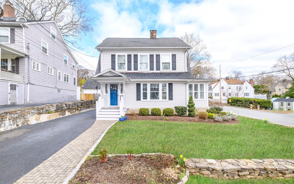 130 Brookview Ave, Fairfield, CT 06825 - photo 1