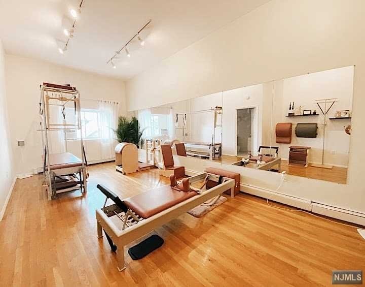 739 Anderson Ave unit Back, Cliffside Park, NJ 07010 - photo 1