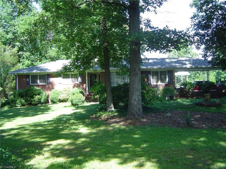 5277 Sweetwater Ct, Greensboro, NC 27407 - photo 1