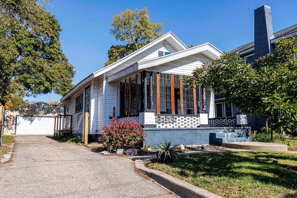 811 Ardmore St SE, Grand Rapids, MI 49507 - photo 1