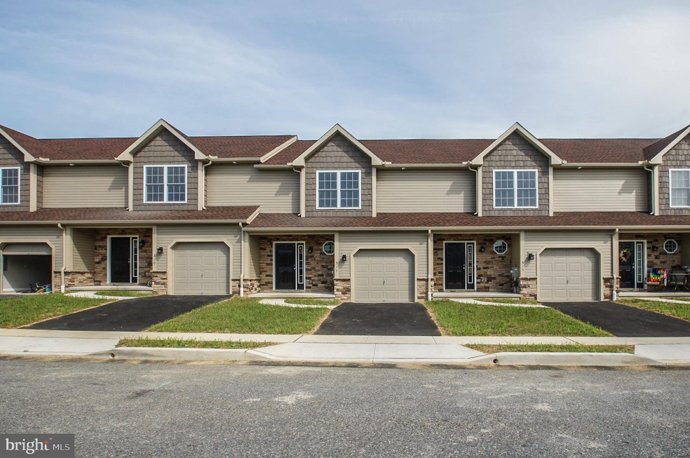 515 Elm St, West Reading, PA 19611 - photo 1