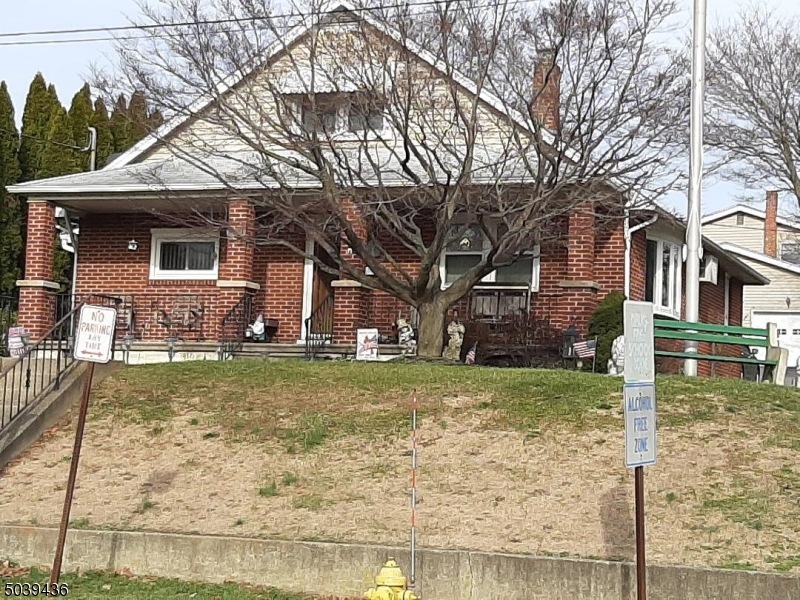 1099 Logan St, Phillipsburg, NJ 08865 - photo 1