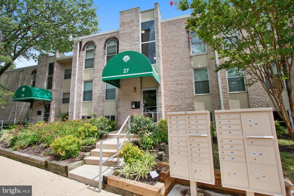 27 Canterbury Square unit 102, Alexandria, VA 22304 - photo 1