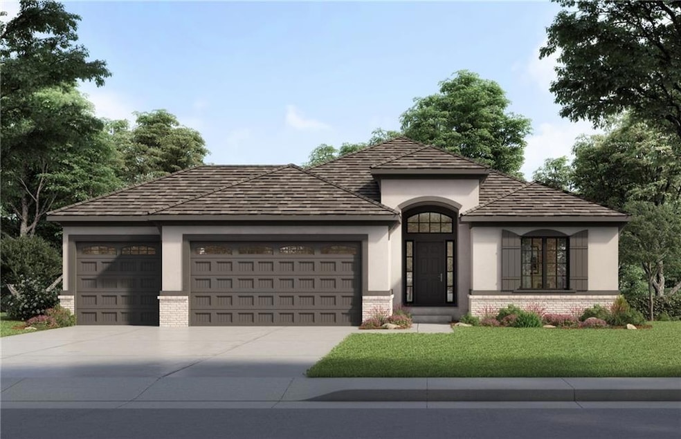 907 Creekmoor Dr, Raymore, MO 64083 - photo 1