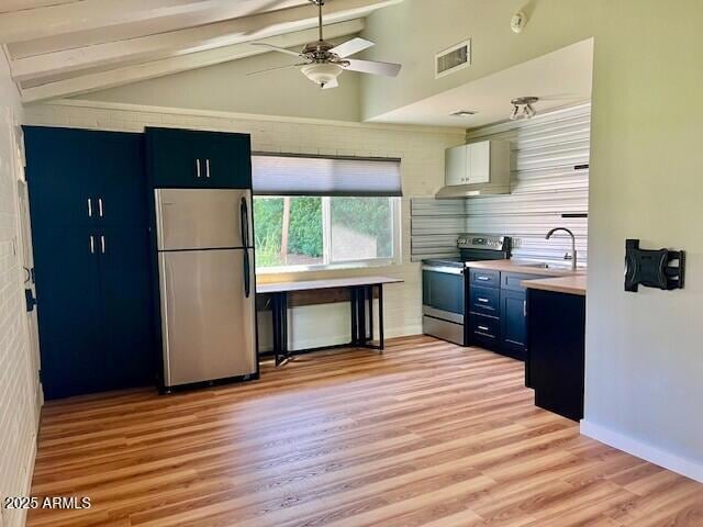 Living room to kitchen area