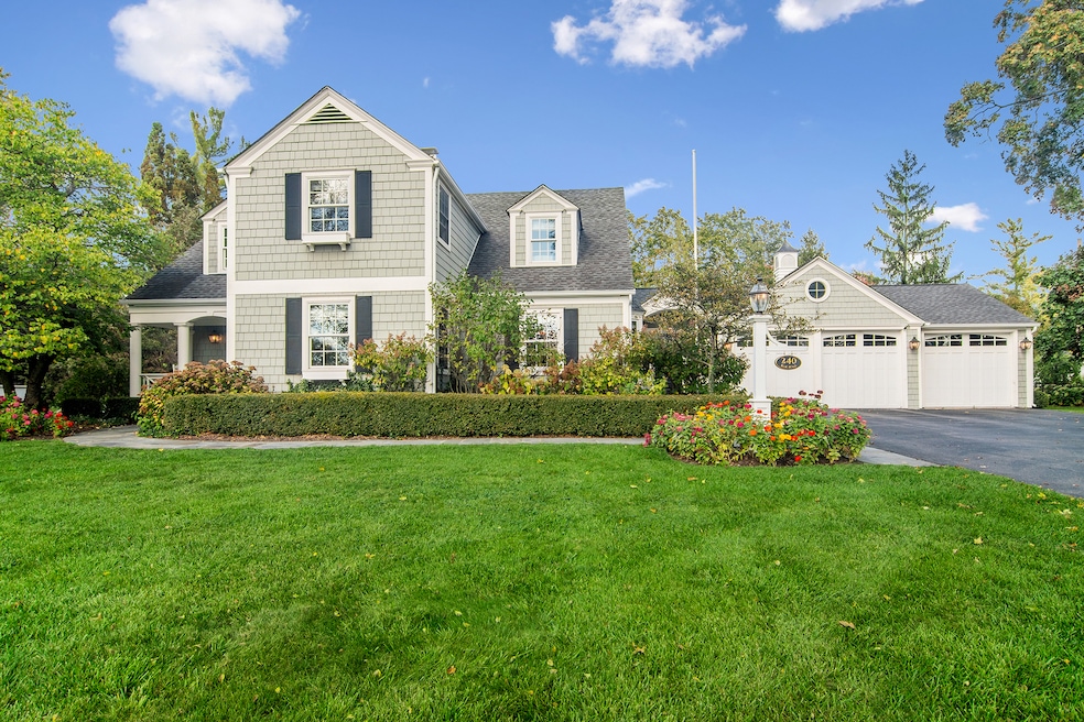 240 Elm Rd, Barrington, IL 60010 - photo 1