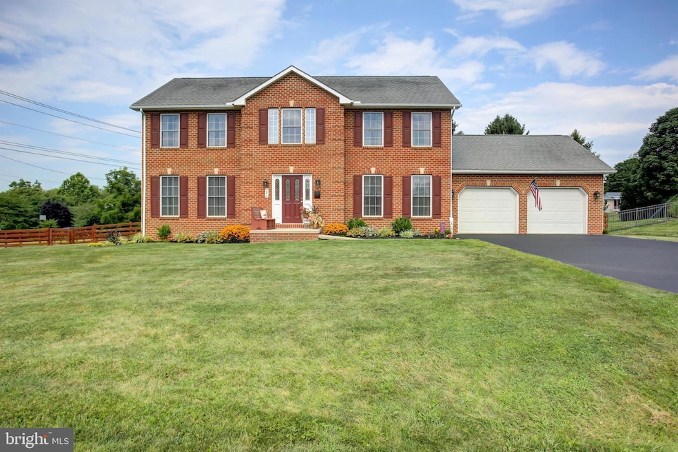 386 Strickler Ave, Waynesboro, PA 17268 - photo 1