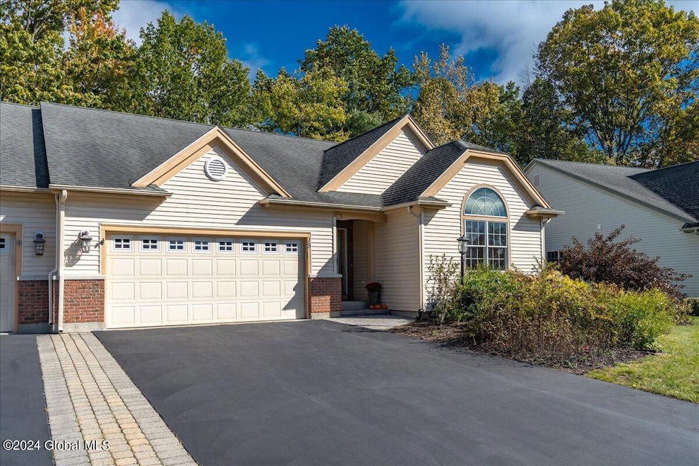 15 Camden Cir, Delmar, NY 12054 - photo 1