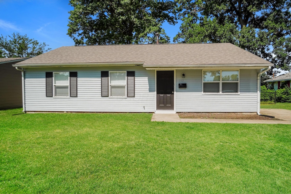 357 Amesbury Dr, Columbus, OH 43230 - photo 1