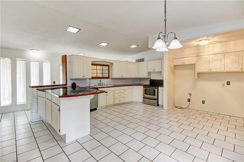 4900 Eastman Dr, Oklahoma City, OK 73122 - photo 1