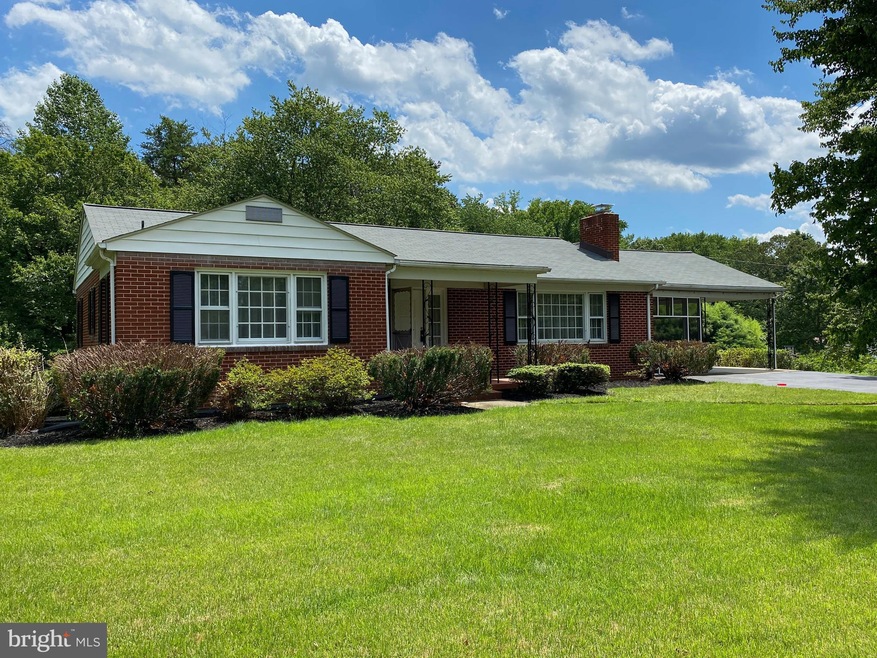 301 Plum Point Rd, Huntingtown, MD 20639 - photo 1