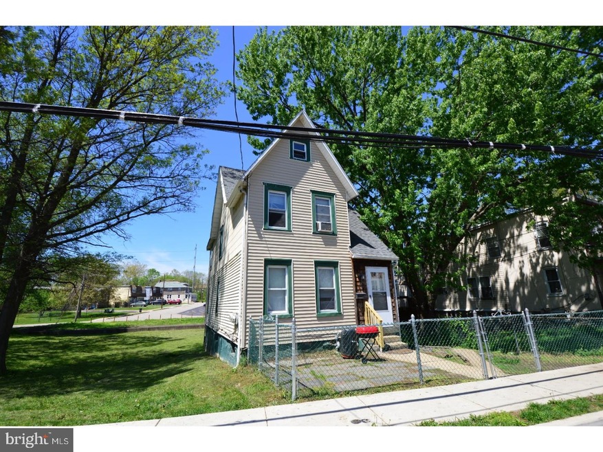 1313 Worrell St, Crum Lynne, PA 19022 - photo 1