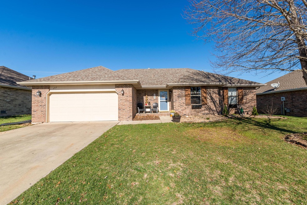 507 W Chestnut Rd, Nixa, MO 65714 - photo 1