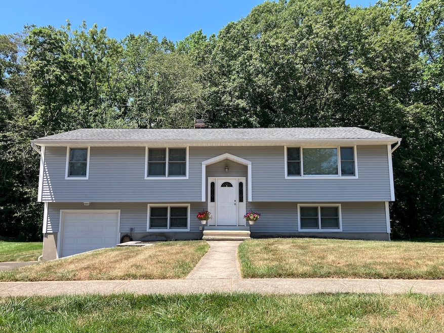 55 Dadio Rd, Hamden, CT 06517 - photo 1