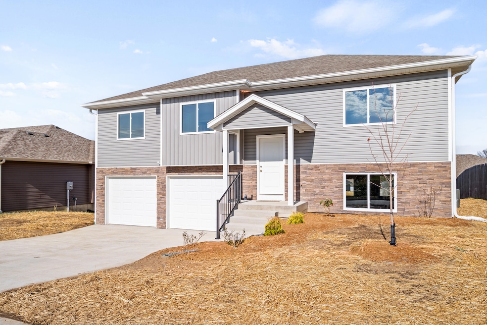 For Sale $304,900 • Co-Listing Agent