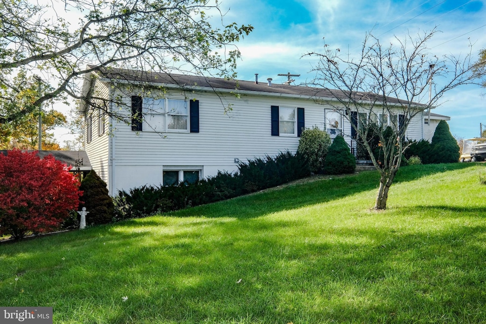 1290 Paynes Ford Rd, Martinsburg, WV 25405 - photo 1