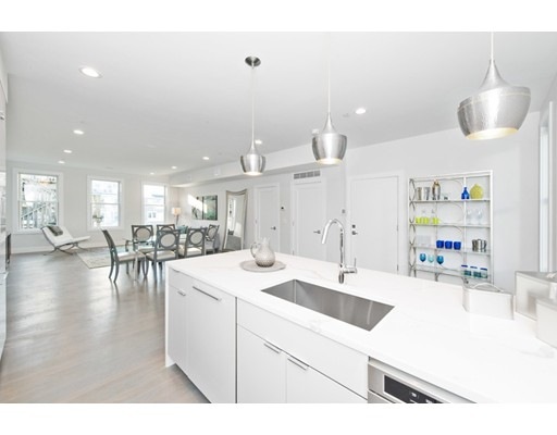 584 E 3rd St unit 201, Boston, MA 02127 - photo 1