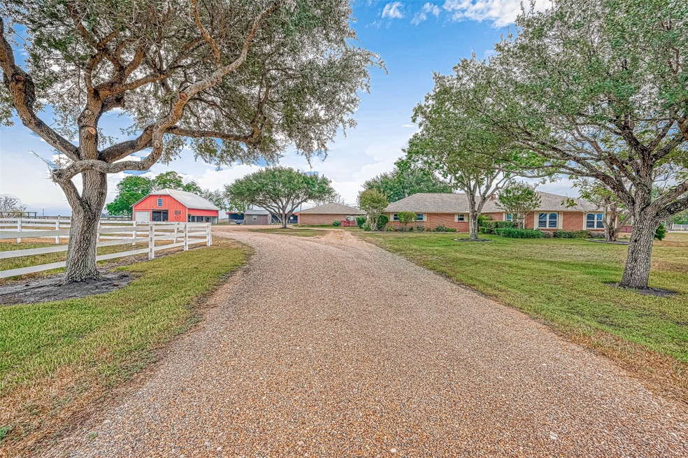 7935 Bushnell Rd, Needville, TX 77461 - photo 1