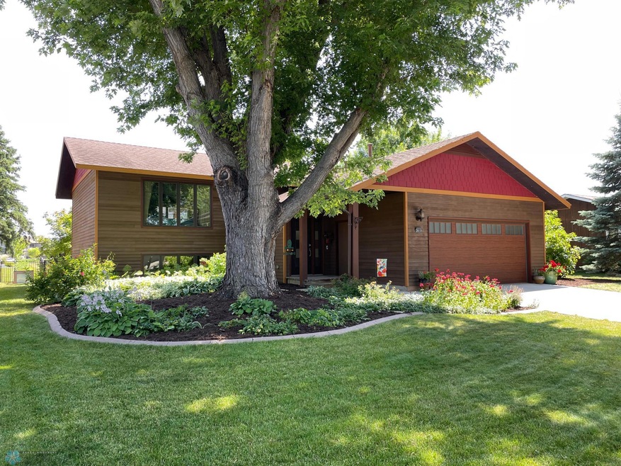 3619 Par St N, Fargo, ND 58102 - photo 1