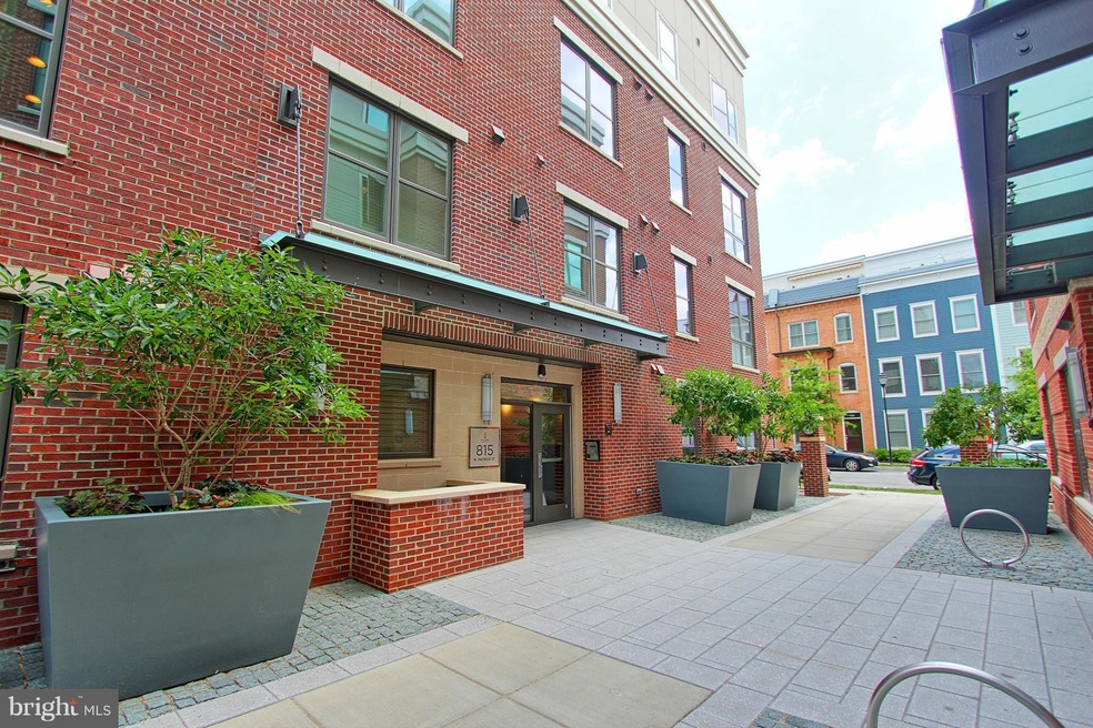 815 N Patrick St unit 411, Alexandria, VA 22314 - photo 1