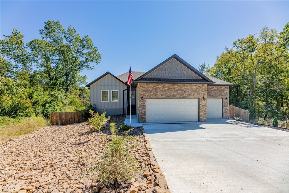 77 Wandsworth Dr, Bella Vista, AR 72715 - photo 1