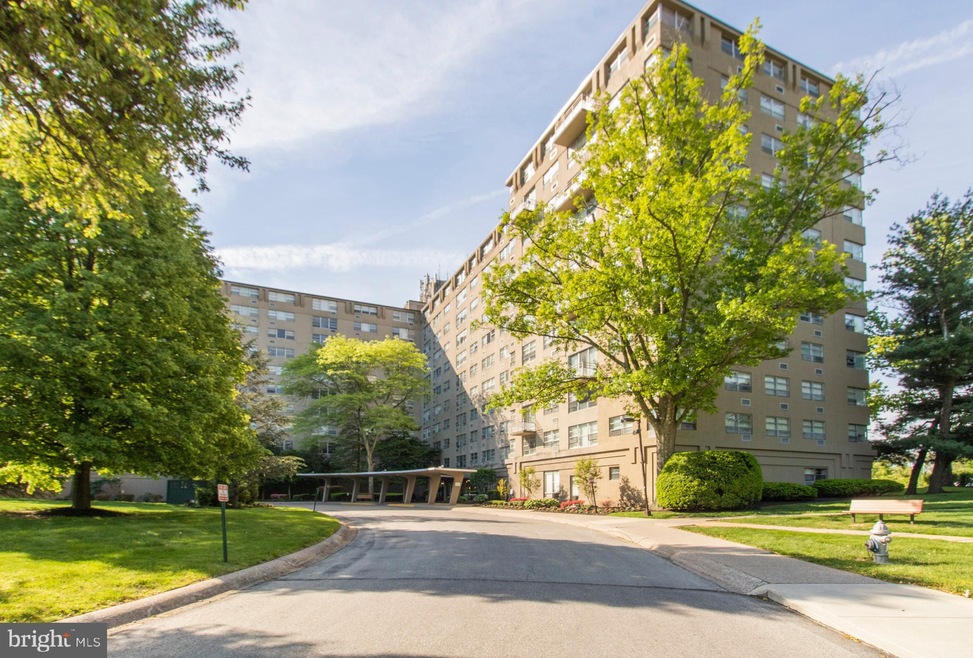 Radnor House unit 215, Bryn Mawr, PA 19010 - photo 1
