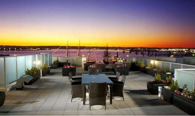 Breeza's common-area rooftop deck!