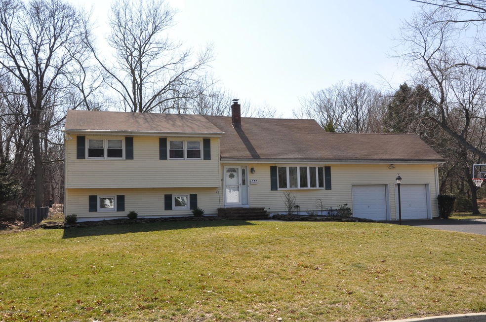 136 Riveredge Rd, Tinton Falls, NJ 07724 - photo 1