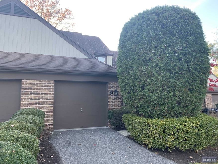 58 Meadowview Ct, Leonia, NJ 07605 - photo 1