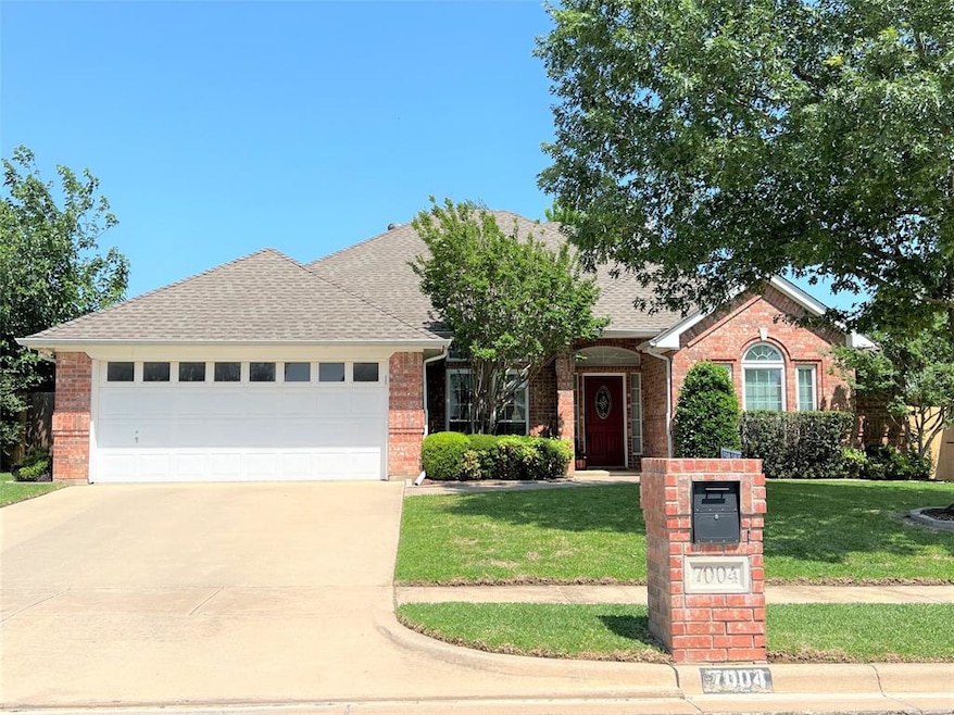 7004 Oak Hills Ct, North Richland Hills, TX 76182 - photo 1