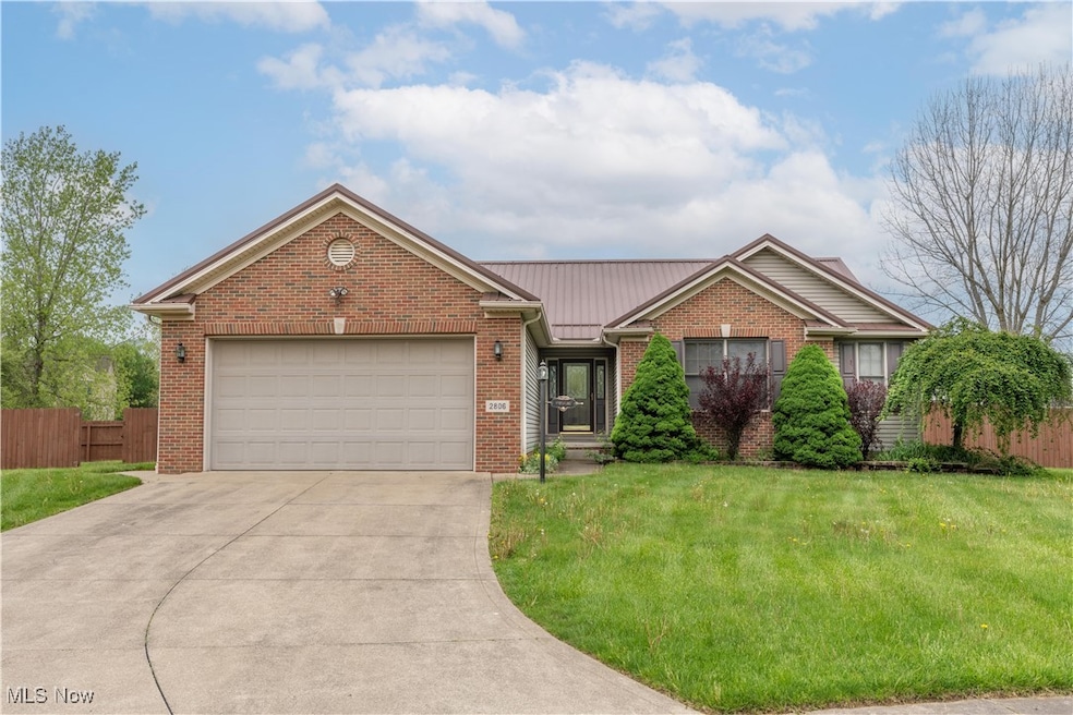 2806 Pin Oak St NE, Canton, OH 44704 - photo 1