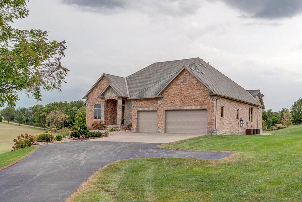 1642 Regency Ln, Nixa, MO 65714 - photo 1