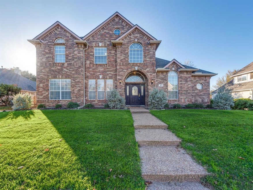 317 Fanning Dr, Hurst, TX 76053 - photo 1