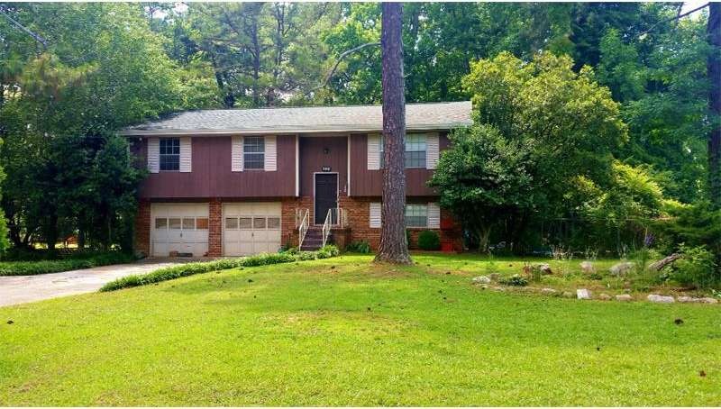 Large Home on Beautiful Level Lot in Convenient Cl