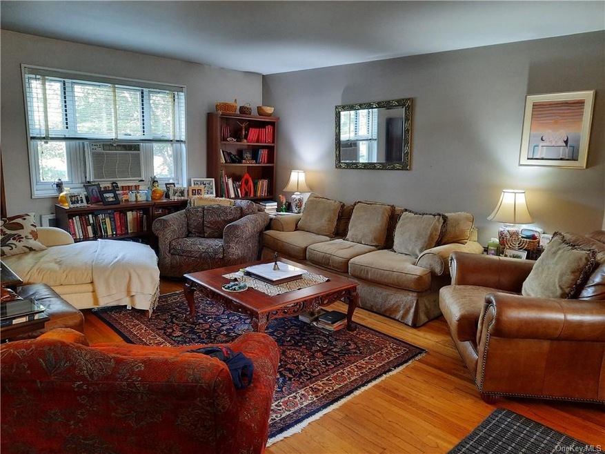 Spacious living room